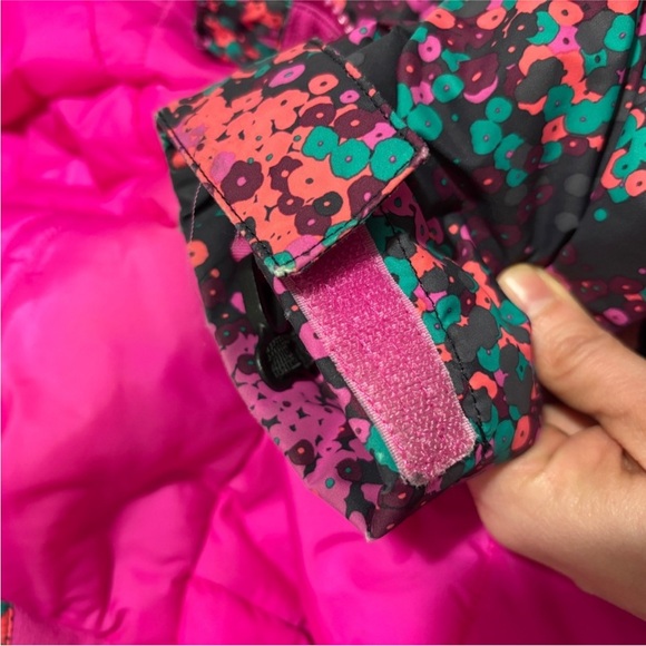 The North Face Girls' Hooded Puffer Jacket - Pink Multi Floral - Picture 9 of 9